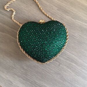 Elegant Green Heart-Shaped Clutch